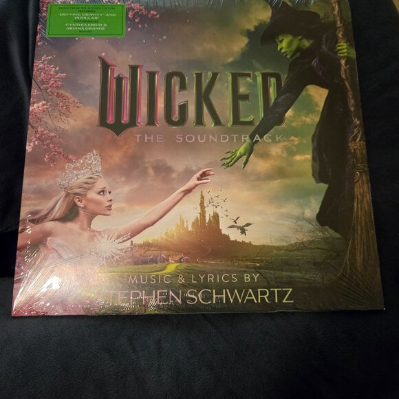 "Wicked"Themed Merchandise Lot: 3 Items - Picture 5 of 6